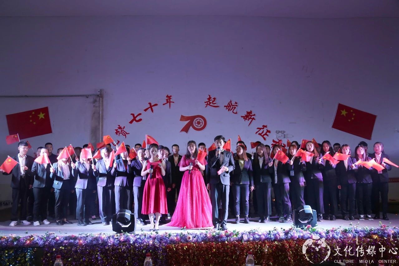 参观《庆祝中华人民共和国成立七十周年内蒙古自治区展览》 --大成律师主题党日活动 - 分所党建 - 社会责任